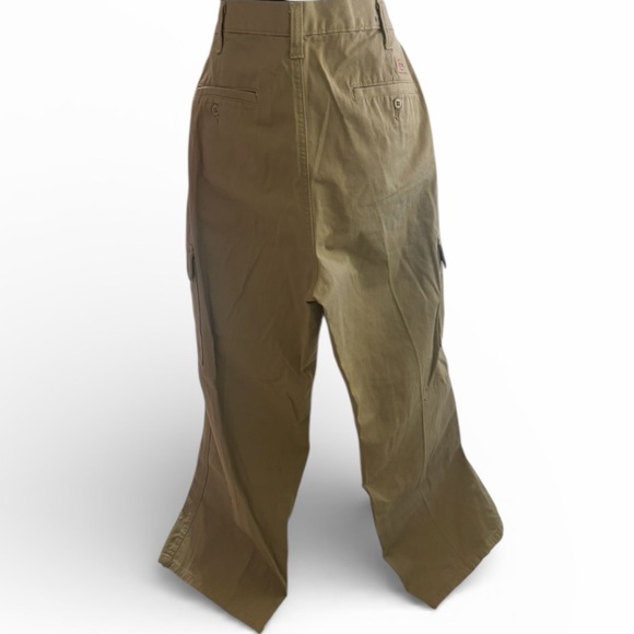 Dickies men's cargo pants in a beige,khaki, 34x30, New - Picture 4 of 10